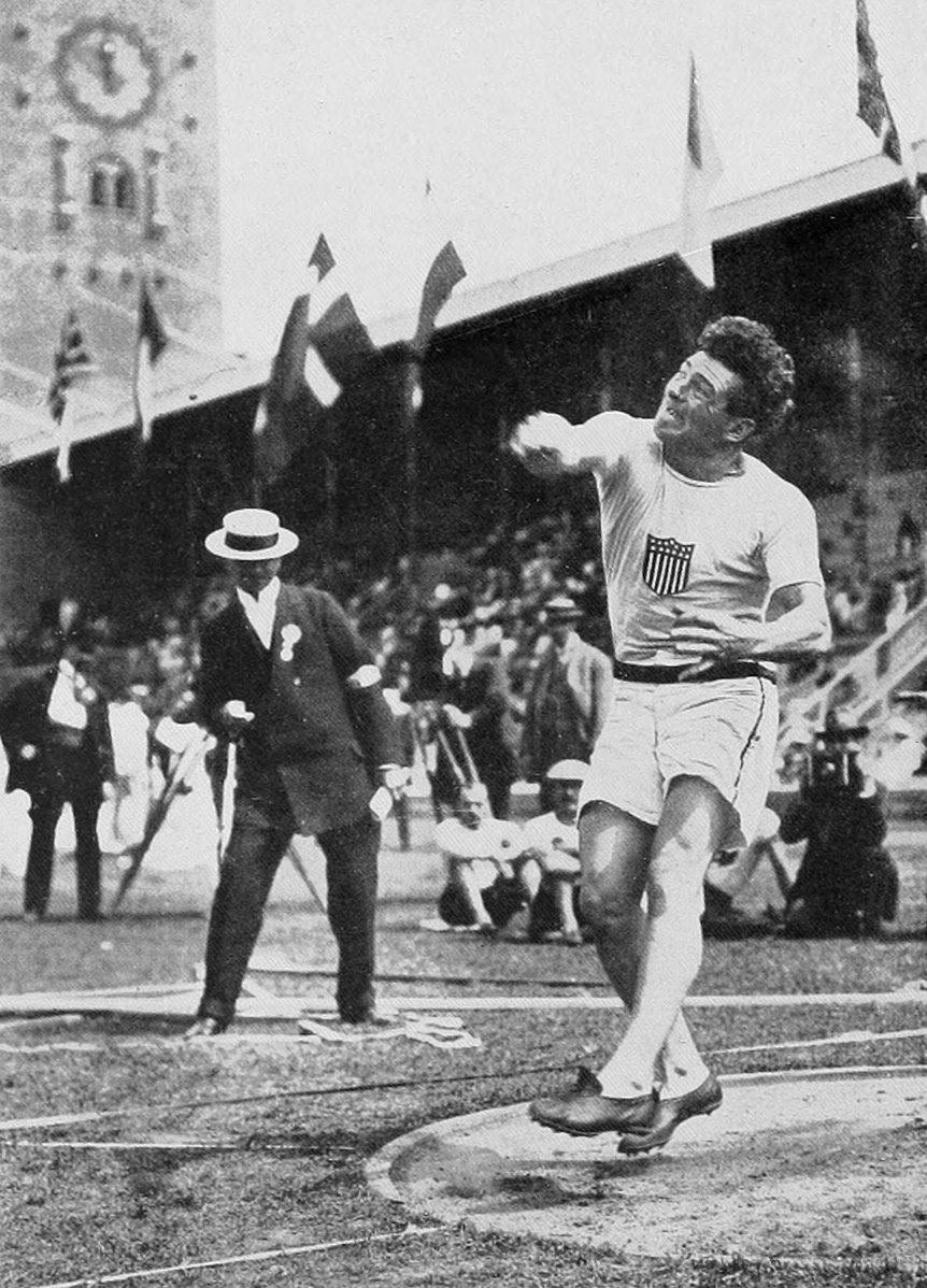 Stade Elisabeth, Mme Violette Gouraud-Morris au lancer de javelot – Agence Rol - BnF, département des Estampes et de la photographie